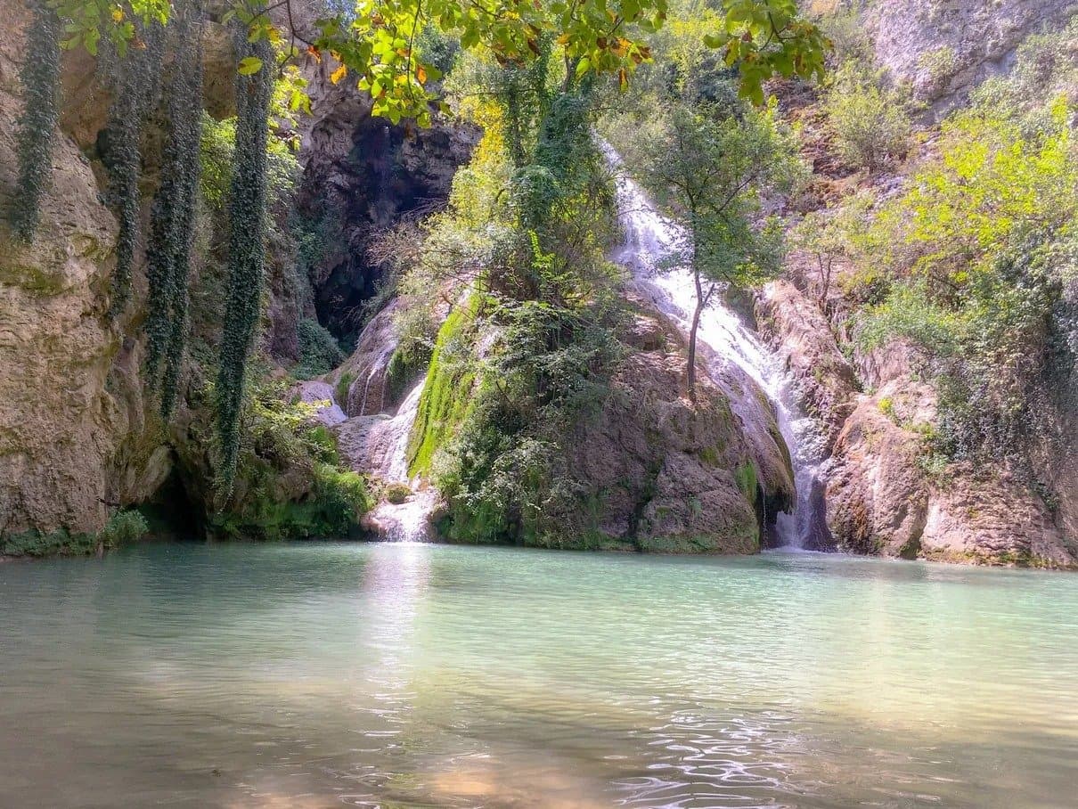 Cascada Krushuna, Muzeul Etar, Manastirea Dryanovo, Veliko Tarnovo si Cascada Hotnita